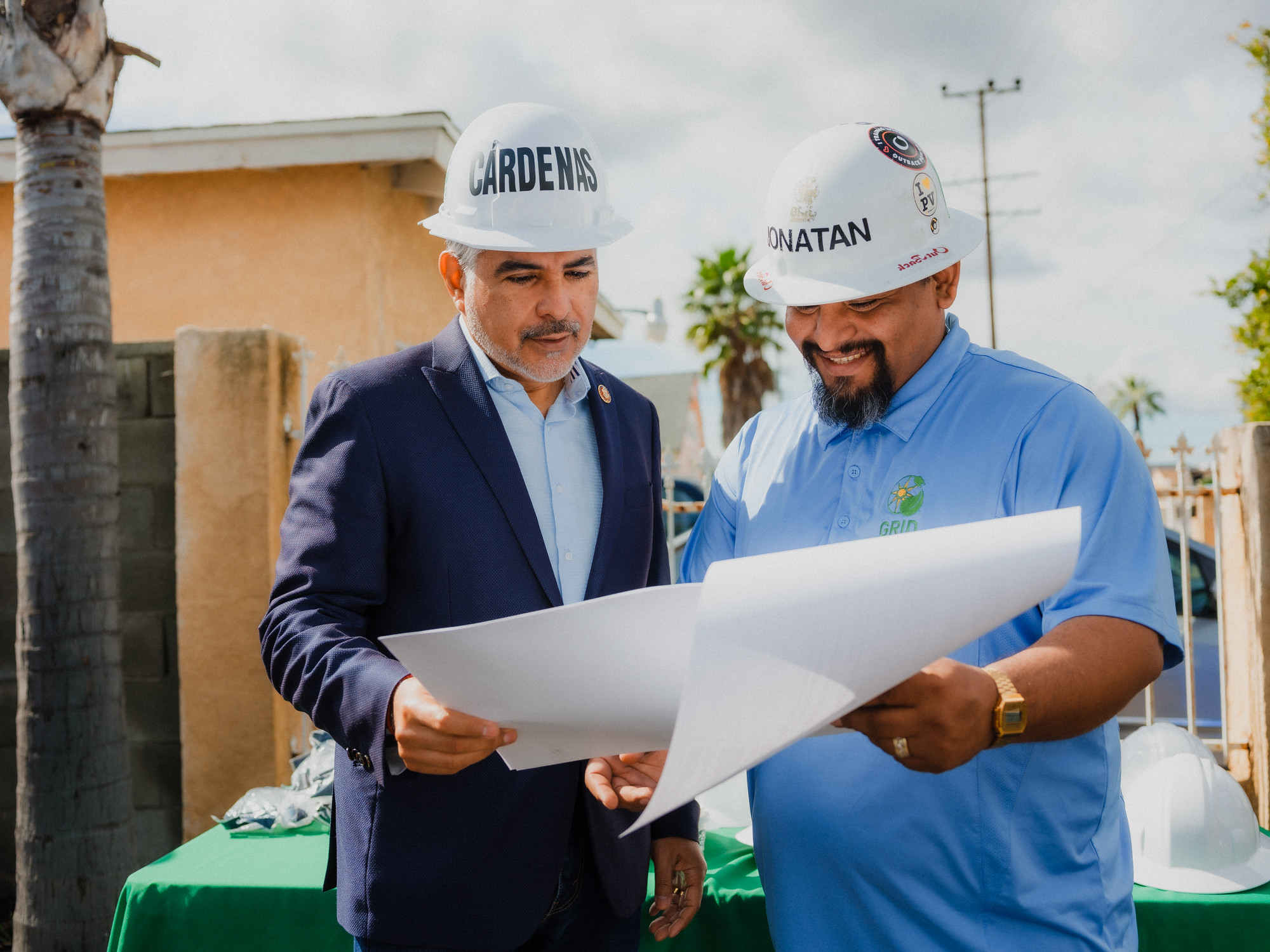 Congressman Tony Cárdenas visits a GRID GLA Solar Installation
